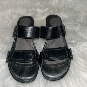 Naot Treasure Wedges in black and metal gray size 38/7